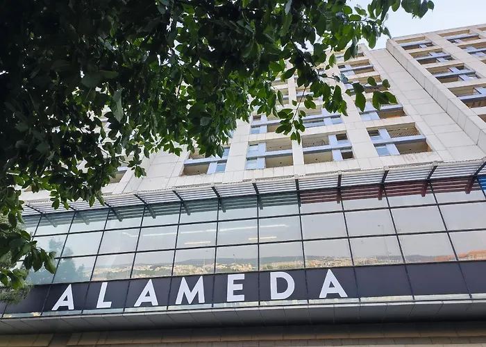 S1405 - Practical And Modern - Ac, Balcony And Parking * 波尔图