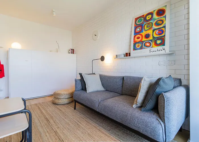 S1405 - Practical And Modern - Ac, Balcony And Parking