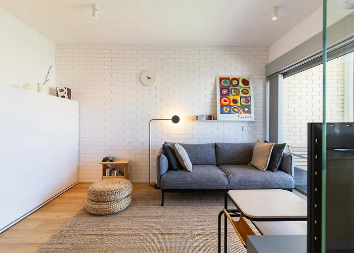 S1405 - Practical And Modern - Ac, Balcony And Parking Apartmán