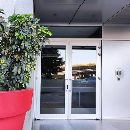 S1405 - Practical And Modern - Ac, Balcony And Parking * Porto