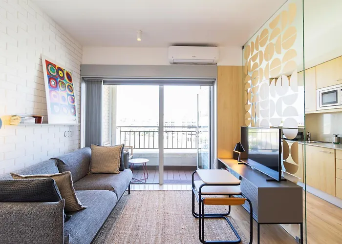 アパート S1405 - Practical And Modern - Ac, Balcony And Parking